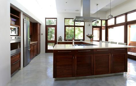 U Shaped Kitchen Island, Types Of Kitchen Layouts, Kitchen Island Styling, Solid Wood Kitchens, L Shaped Kitchen, U Shaped Kitchen, Kitchen Island Design, Open Concept Kitchen, Contemporary Interior Design