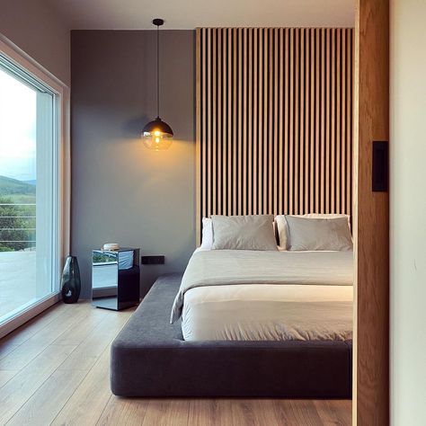 Wood Panel Bedroom, Minimalism Bedroom, Slat Wall Panel, Dads Room, Timber Beds, Timber Slats, Wood Slat Wall, Timber Veneer, Timber Panelling