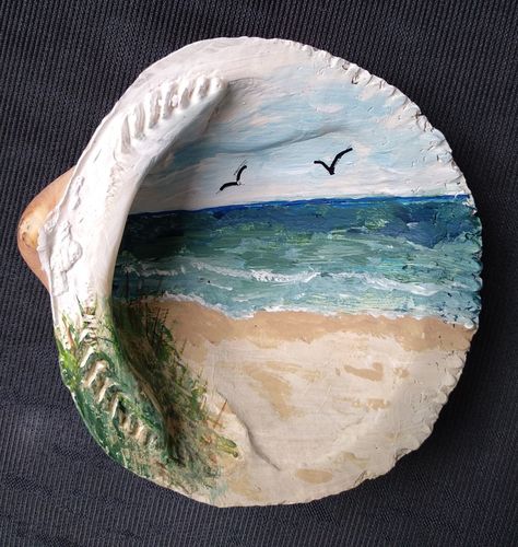 Painted Shell Ideas, Clamshell Crafts, Shell Painting Ideas, Beachy Ornaments, Seashell Illustration, Painted Seashells, Art Coquillage, Oyster Shell Crafts, Seashell Projects