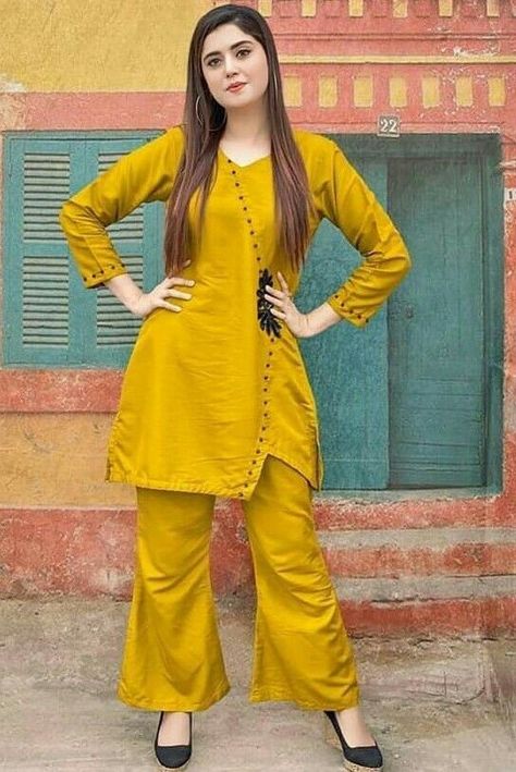 Dress Design Pakistani, डिजाइनर कपड़े, Dressing Design, Kameez Designs, Girls Dresses Sewing, Womens Trendy Dresses, Stylish Short Dresses, Pakistani Dresses Casual, Girls Frock Design