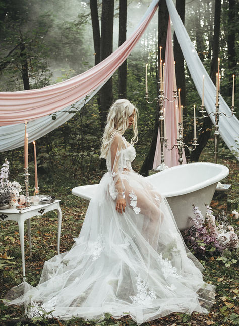 Kate And Leo, Walk In The Forest, Outdoor Bathtub, Bath Photography, Morning Photo, Wedding Morning, Wedding Image, Outdoor Bath, Luxury Bridal