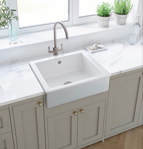 Butlers Sink, White Cottage Kitchen, Realistic Kitchen, Kitchen Basin Sink, Front Profile, Ceramic Kitchen Sinks, Kitchen Basin, Belfast Sink, Kitchen Cupboard Designs