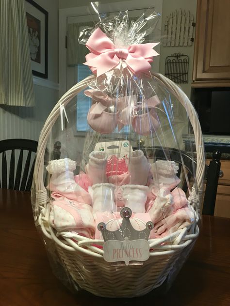 Big Baby Gift Basket, Diy Baby Shower Gifts For Girls Ideas, Baby Girl Gift Ideas Baskets, Baby Shower Gifts For Girls Diy, Baby Shower Gift Basket For Girls Diy, Baby Shower Gift Basket Girl, Baby Shower Gift Ideas For Girls Diy, Babyshower Gift Girl Ideas, Baby Shower Hamper Gift Basket Ideas