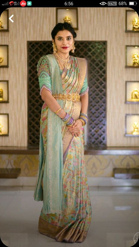 Sreemantham Sarees, Saree Wearing Styles, Indian Sari Dress, Wedding Saree Blouse, Traditional Blouse Designs, Lehenga Designs Simple, Wedding Saree Blouse Designs, Draping Fashion, Sari Blouse Designs