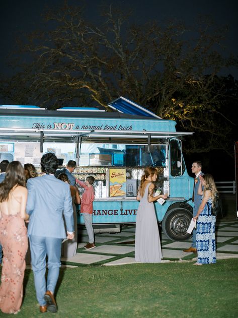 Wedding Food Truck Ideas, Wedding Taco Truck, Food Trucks At Weddings, Food Truck At Wedding, Taco Truck Wedding, Food Truck Wedding Reception, Wedding Food Truck Receptions, Wedding Food Trucks, Wedding Food Truck