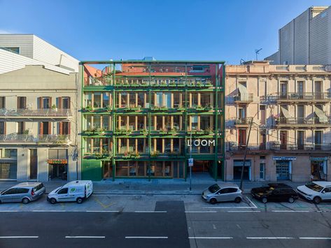 LOOM Ferretería Pere IV Industrial Building Renovation / Daniel Mòdol | ArchDaily Urbanism Architecture, Green Facade, New Zealand Landscape, Building Renovation, Industrial Architecture, Old Factory, Adaptive Reuse, Construction Types, Construction Process