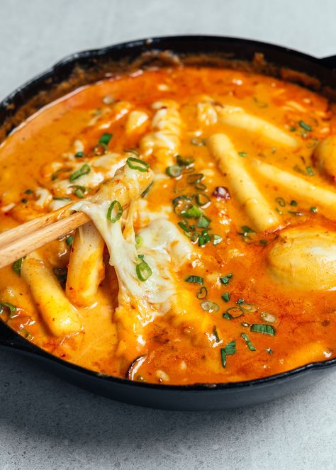 Rosé Tteokbokki — saltnpepperhere Tteokbokki Aesthetic, Rose Tteokbokki, Noodles Aesthetic, Food Polls, Tteokbokki Recipe, Culinary Food, Japanese Rice Bowl, Rice Cake Recipes, Soft Egg