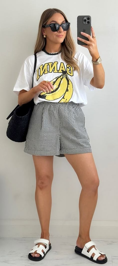 Barbecue Outfits For Women, Barbecue Outfit, Outfit For College, Short Fits, Aesthetic Wear, Girls Night Outfit, Japan Outfits, Transitional Fashion, Outfit Concert