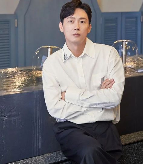 Korean actor Park Byung Eun real wife, family, complete biography, and dramas list. Untamed Art, Park Byung Eun, Future Partner, Basic Skin Care, Basic Skin Care Routine, Young Family, Kdrama Actors, Care Routine, Korean Actors