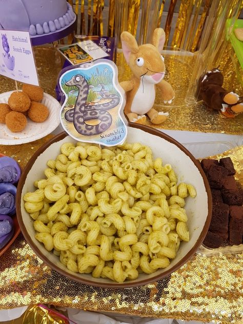 Scrambled Snake Gruffalo, Gruffalo Food Ideas, Gruffalo Party Ideas, Gruffalo Party Food, Julia Donaldson Birthday Party, Snake Party Food, Gruffalo Birthday Party, Book Themed Birthday Party, Youtube Party