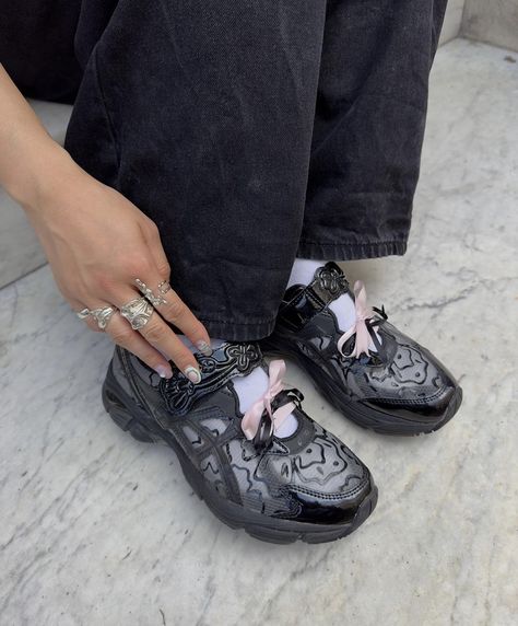 Cecilie Bahnsen, Shoe Inspo, Swag Shoes, 2024 Fashion, Only Fashion, Pretty Shoes, Dream Shoes, Dream Clothes, Shoe Game