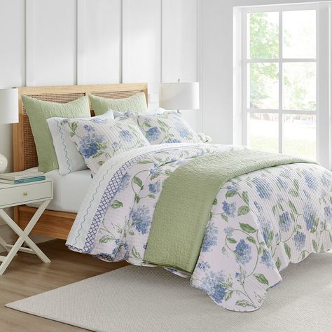 Green And Blue Coastal Bedroom, Blue Green Room Decor, Grandmillenial Bed, Navy And Sage Green Bedroom, Blue And Green Prints, Hydrangea Bedding, Blue And Green Bedrooms, Light Blue And Green Bedroom, Blue And Green Dorm Room