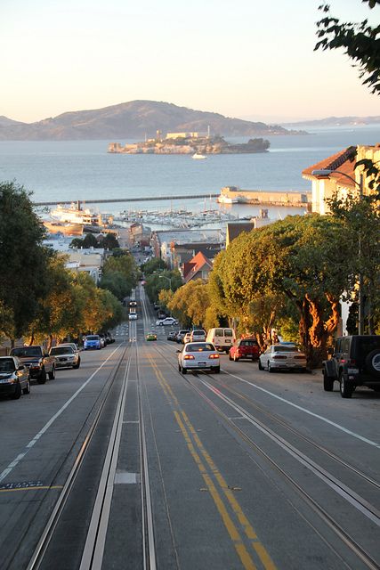 San Francisco Pictures, San Francisco Girls, To Do In San Francisco, Book Flights, Flight Deals, San Francisco Travel, Cable Car, San Fran, California Dreaming