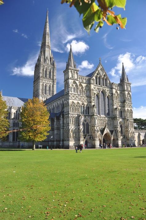 Salisbury Cathedral, England Norwich Cathedral, Salisbury Cathedral, English Architecture, Gothic Cathedrals, Cathedral Architecture, Gothic Cathedral, Religious Architecture, Old Churches, Cathedral Church