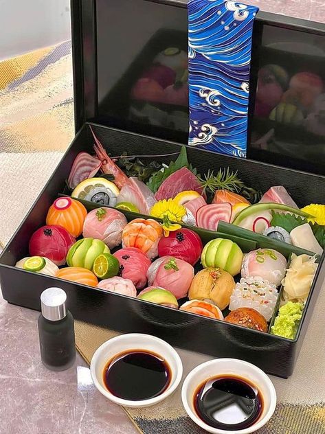 Sushi Ball, Sushi Box, Kawaii Cooking, Sushi Set, Healthy Food Dishes, Healthy Lifestyle Food, Yummy Comfort Food, Food Drinks Dessert, Food Display