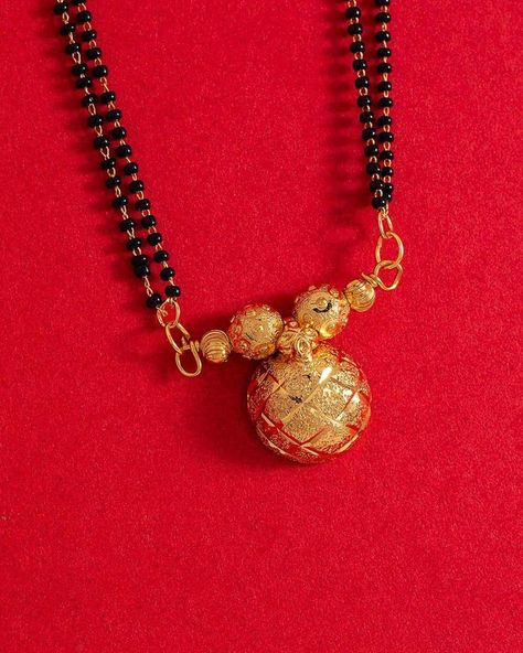 Vati Mangalsutra Designs, Mangal Sutra, Function Dresses, Mangalsutra Design, Gold Pendent, Black Beads Mangalsutra, Black Beads Mangalsutra Design, Gold Items, Diamond Pendent