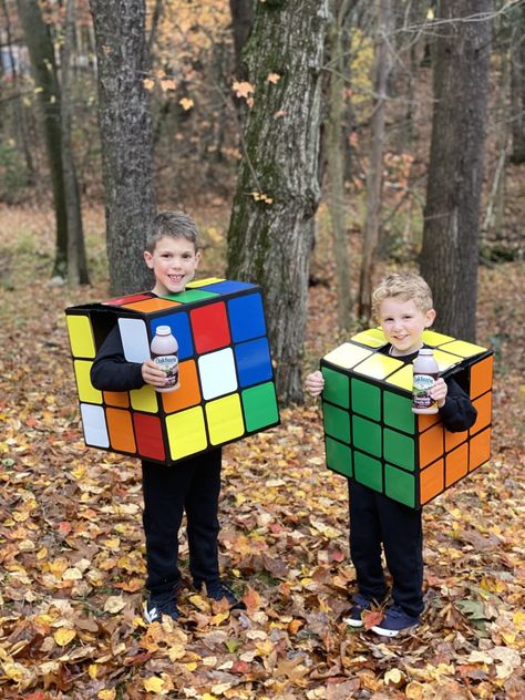 Rubiks cube costume - brother Halloween costume idea Rubiks Cube Costume, Brother Halloween Costumes, Scary Kids Halloween Costumes, Unique Kids Halloween Costume, Funny Kid Halloween Costumes, Kids Halloween Costume Ideas, Kids Halloween Costumes, Halloween Costumes 2014