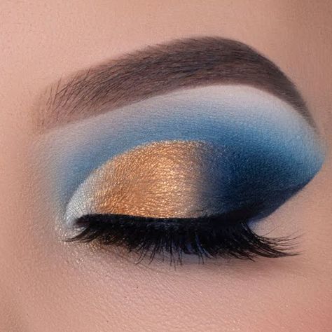 Light Blue And Gold Eyeshadow, Blue Cut Crease Eyeshadow, Sky Blue Eye Makeup, Xv Makeup, Blue Cut Crease, Sky Blue Eyes, Cut Crease Eye Makeup, Golden Eye Makeup, Cut Crease Makeup Tutorial