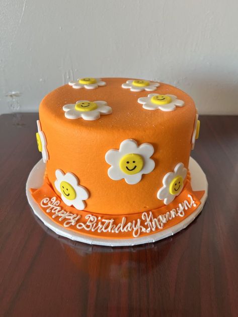 Daisy Birthday Cake, Orange Smiley Face, Orange Birthday Cake, Disco Birthday Party, Daisy Birthday, Orange Birthday, Daisy Cakes, Daisy Party, Hello Kitty Birthday Party