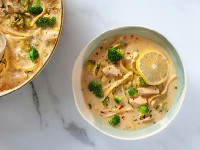 Creamy Chicken Fettuccine Soup Recipe | Ree Drummond | Food Network Chicken Fettuccine Soup, Creamy Chicken Fettuccine, Chicken Fettucini, Food Network Recipes Pioneer Woman, Ree Drummond Recipes, Chicken Fettuccine Alfredo, Yummy Pasta, Chicken Fettuccine, Food Bar