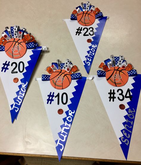 School Spirit Locker Decorations, Basketball Hallway Decorations, Basketball Senior Night Locker Decorations, Decorate Locker For Sports, Cheer Decorations For Lockers, Senior Locker Decorations Ideas Basketball, Volleyball Locker Decorations Diy, Locker Decorations For Volleyball, Locker Decorations For Sports Soccer