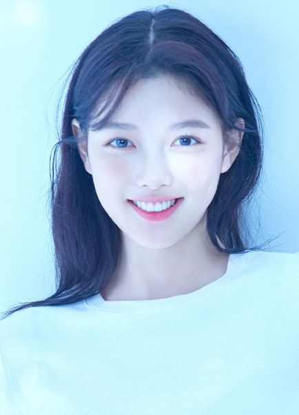 Kim Yoo Jung Photoshoot, Kim You Jung, Kim Yoo Jung, White Shirt, Kdrama, White, Beauty, Quick Saves