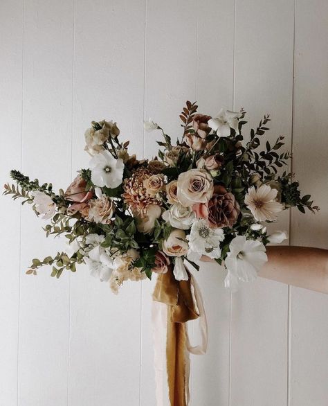 Ivy Flower, Neutral Wedding, Wedding Goals, Wedding Mood, Design Floral, Flower Shop, Styled Shoot, Event Design, Bridal Bouquet