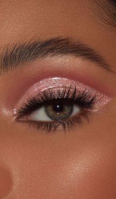 Eyeshadow Looks Light Pink, Formal Makeup Pink, Light Pink Makeup Looks Natural, Pink Silver Makeup, Pink Glam Makeup Looks, Pink Dress Makeup, Pink Makeup Ideas, Pink Eye Makeup Looks, Simple Glam