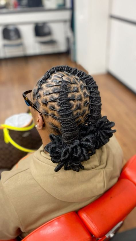 Instagram Barrel Twist On Short Locs, Bun Loc Styles For Women, Barrel Roll Locs, Lox Journey, Knotless Braids Over Locs, Barrel Loc Styles Women, Short Dreadlocks, Women Locs, Goddess Braid Styles