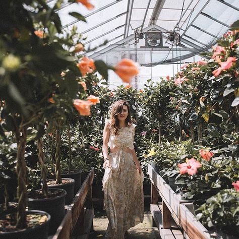 ' bloom where you're planted ' : @kylemeck #FPme #ftwotw Bloom Where Youre Planted, Greenhouse Plans, Plant Nursery, Photo Images, Photography Inspo, Senior Photos, Senior Pictures, Botanical Gardens, Secret Garden