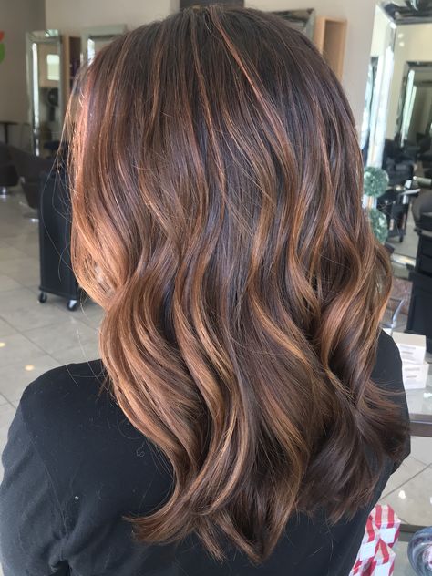 Copper Babylights On Brown Hair, Copper Babylights, Warm Copper Balayage, Balayage Copper, Winter Hair Trends, Red Hair Trends, Copper Balayage, Copper Hair Color, Balayage Brunette