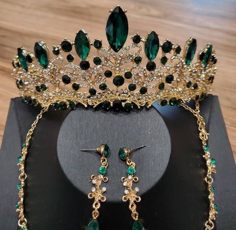 Excited to share this item from my #etsy shop: Really beautiful emerald green set Quinceañera/Weddings/ Special Events Emerald Green Quinceanera Jewelry, Esmeralda Quinceanera Theme, Emerald Green Quince Crown, Emerald Green 15 Decorations, Quince Green Theme, Emerald Green Xv Dresses, Forest Green Quinceanera, Quinceanera Emerald Green Theme, Emerald Green Sweet 16 Dress