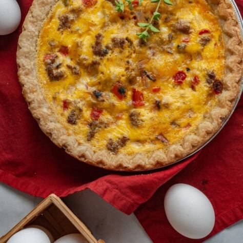 Lazy Quiche with Sausage, Onions, and Peppers - Balancing Bowls Sausage Onions And Peppers, Quiche With Sausage, Quiche Sausage, Pepper Quiche, Spinach Tart, Sausage Quiche, Pork Breakfast Sausage, Pinterest Food, Frozen Pie Crust