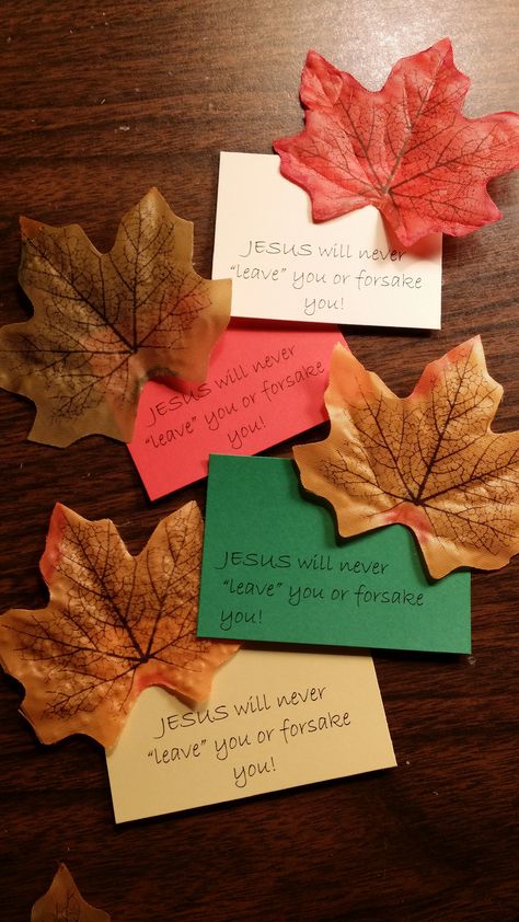 cute for fall palanca Leaf Bible Lesson, Tres Dias Palanca Ideas, Fall For Jesus He Never Leaves Craft, Church Fall Decorations, Fall Goodie Bags, Emmaus Agape Ideas, Emmaus Walk, Fall Sunday School Crafts, Palanca Ideas