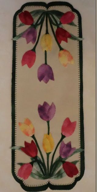 Easter Quilts Wall Hangings, Easter Applique Designs, Easter Quilt, Stitching Tutorial, Wool Applique Quilts, Wool Ideas, Felt Spring, Easter Applique, Runner Pattern