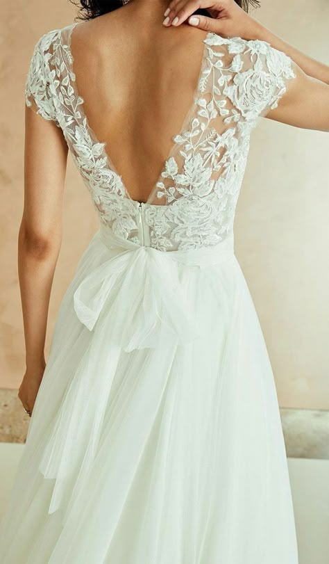 Unique Wedding Dress, Civil Wedding Dresses, Grace Loves Lace, Allure Bridal, Back Details, Wedding Dresses Unique, Wedding Beauty, Romantic Weddings, Wedding Dress Ideas