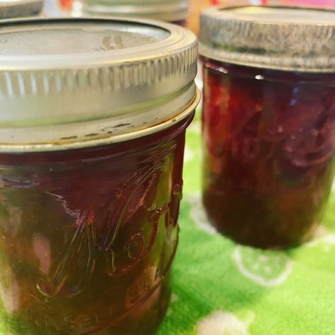 Sugar Plum Jam, Canned Plums, Plum Jam Recipes, Christmas Jam, Canning Fruit, Canning Jam, Canned Food Storage, Plum Jam, Christmas Spices