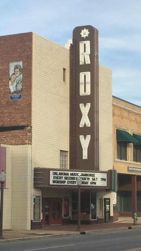 Roxy Theater, Majestic Theatre, Roxy, Theater, Palace, Around The Worlds, Road, History, Books