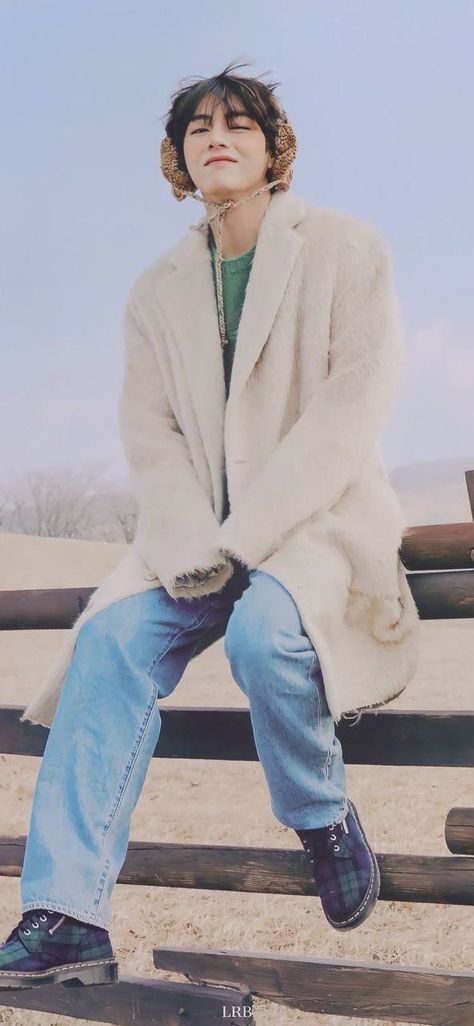 Bts Winter Package, Bts Winter, Kim Taehyung Wallpaper, Bts Korea, Cha Eun Woo, Daegu, V Taehyung, Dark Fashion, Kpop Outfits