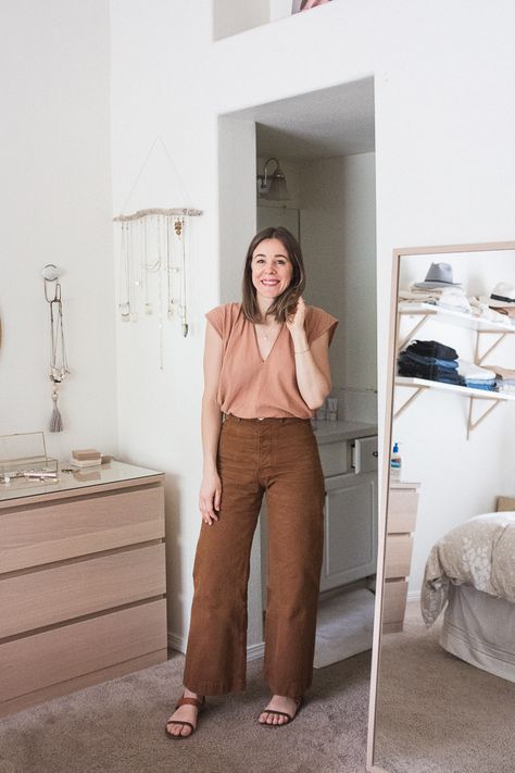 Kamm Pants, Back Of My Mind, Curated Closet, Happy Spring, Pink Tee, Todays Outfit, Pantalon Large, Winter Coats, Professional Outfits