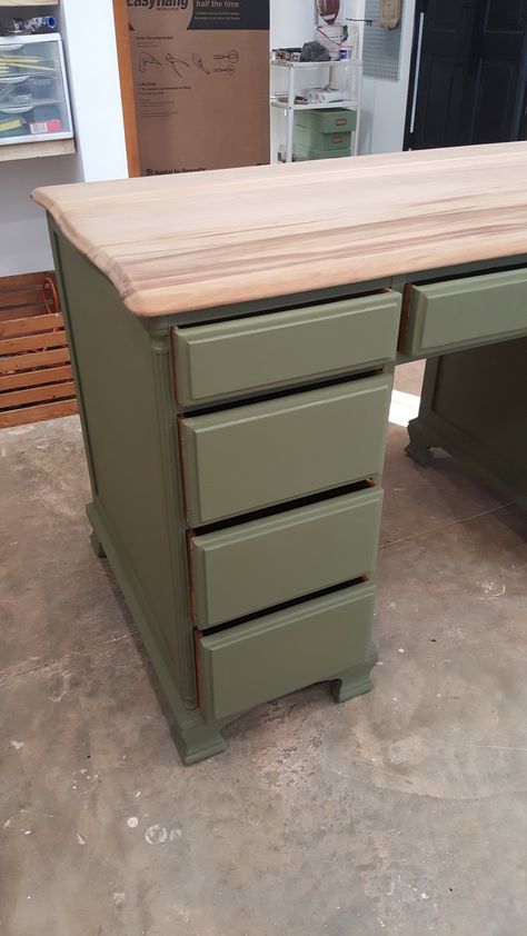 Computer Desk Flip, Refinish Wooden Desk, Desk Colors Ideas, Refinished Wood Desk, Desk Renovation Diy, Wooden Desk Refurbished, Painted Desk With Stained Top, Refinishing Desk Ideas, Desk Flip Ideas