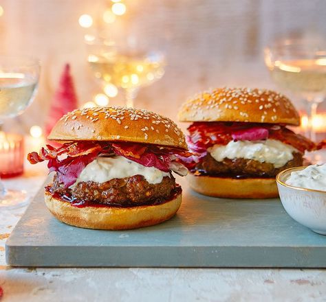 Christmas Burger Ideas, Christmas Burger, Figs Blue Cheese, Brioche Burger Buns, Beef Patties Recipes, English Mustard, Blue Cheese Sauce, Beef Patties, Cranberry Cheese