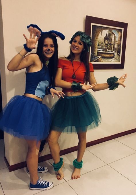 Disfraz de lilo y stich #costumes #disfraz #liloandstitch Lilo Y Stitch Disfraz, Disfraz Lilo Y Stitch, Stitch Costume, Cute Group Halloween Costumes, Halloween Costumes For Teens Girls, Bff Halloween Costumes, Halloween Coustumes, Duo Halloween Costumes, Cute Couple Halloween Costumes