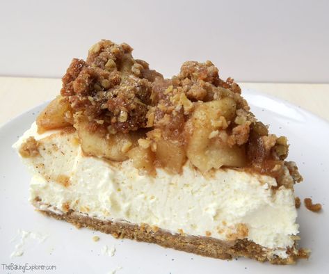 Cheesecake Crumble, Apple Crumble Cheesecake, Apple Crumble Topping, Stewed Apples, Crumble Cheesecake, Apple Crisp Cheesecake, Cheesecake No Bake, Baked Apple Dessert, Apple Cinnamon Cake