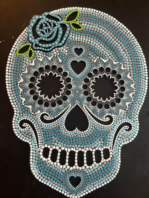 Halloween Dot Painting, Wood Sugar Skull, Sugar Skull Diy, Skull Diy, Sugar Skull Painting, Diy Skulls, Skull Designs, Skull Crafts, Sugar Skull Design