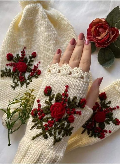 Free Crochet Snowflake Patterns, Crochet Luxury, Crochet Gloves Free Pattern, Painting Clothes, Fingerless Gloves Knitted Pattern, Crochet Character Hats, Crochet Bracelet Pattern, Fingerless Gloves Crochet Pattern, Hand Embroidery Patterns Free