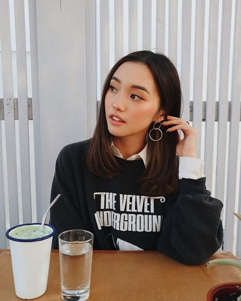 𝐉𝐞𝐧𝐧 𝐈𝐦 임도희 on Instagram: “snip snip ✂️ a calculated, but spontaneous decision with @annaleefiorino” Im Boring, Jenn Im, Clothes Encounters, Haircut Inspo, Hairstyle Names, Haircut Pictures, Beauty Vlogger, Simple Black Dress, Pretty Fashion