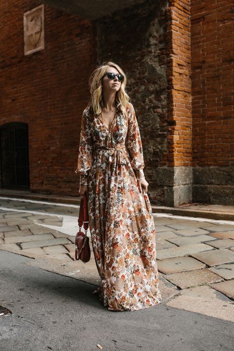 Milan, Italy.                                                                                                                                                                                 More Boho Formal, Mode Hippie, Boho Chic Dress, Mode Boho, Bohemian Maxi Dress, Maxi Robes, Dress Boho, Luxury Dress, Mode Inspiration