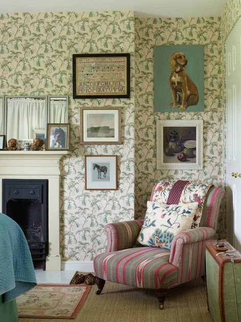 The ‘Fleurs de Mai’ wallpaper is from Pierre Frey. Woodland Cottage, Garden Magazine, Style Anglais, Storage House, Printed Chair, London House, West Country, Cottage Interiors, Tiny Bedroom