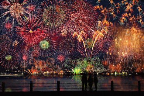 Fireworks Photos, Beautiful Fireworks, Firework Display, Fireworks Photo, Fire Works, Fireworks Display, Pretty Lights, Light Show, Outdoor Fun